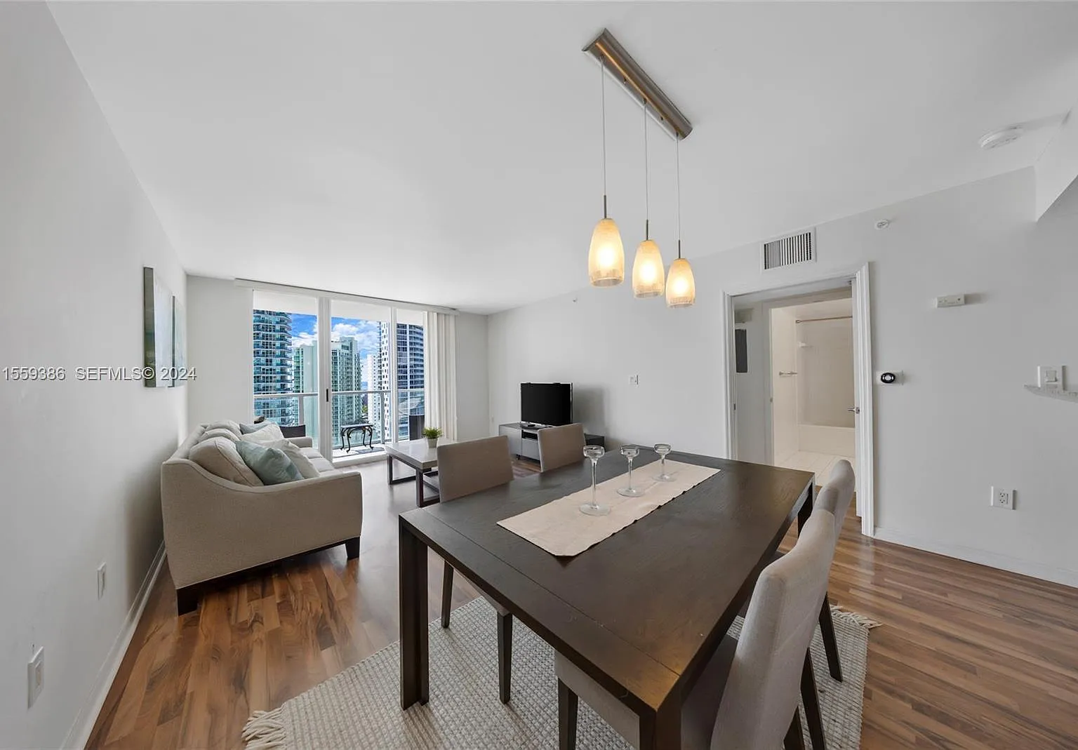 1 bed, 1.0 bath, 750 sqft, $3,500 — Photo 3