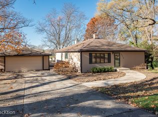 5216 Riverview Dr, Lisle, IL