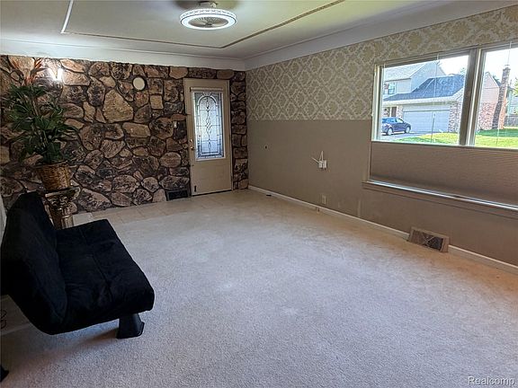 4th image of 2030 Orpington Dr