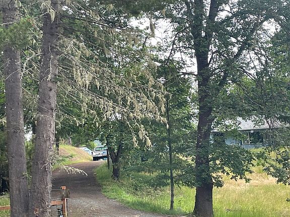 3rd image of 361 Ponderosa Dr