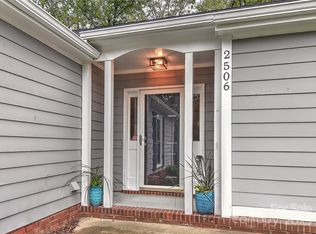 2506 Turnberry Ln, Charlotte, NC 28210