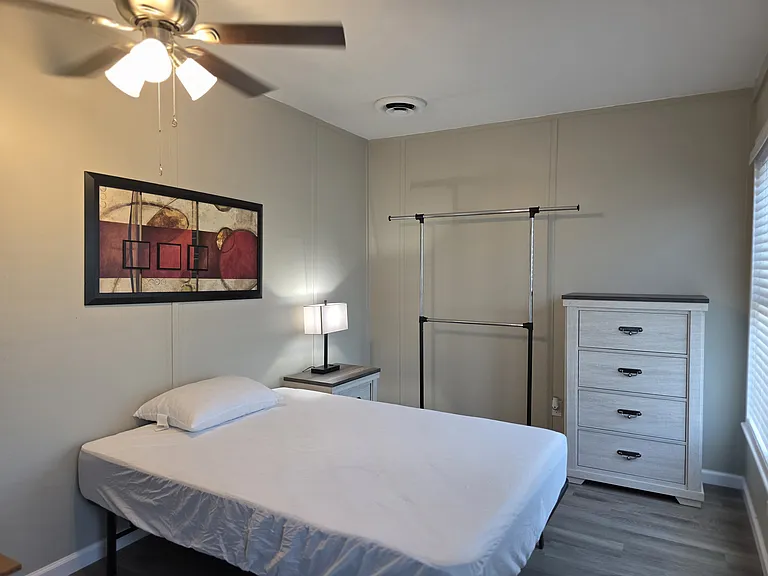 325 S Saunders St #1 — Photo 5