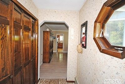 2nd image of 16 Oakwood St