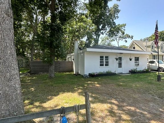 3rd image of 14 Coolidge Rd