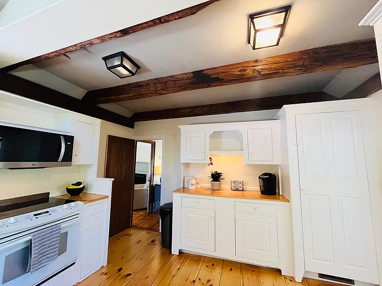 410 Cider Hill Rd — Photo 6