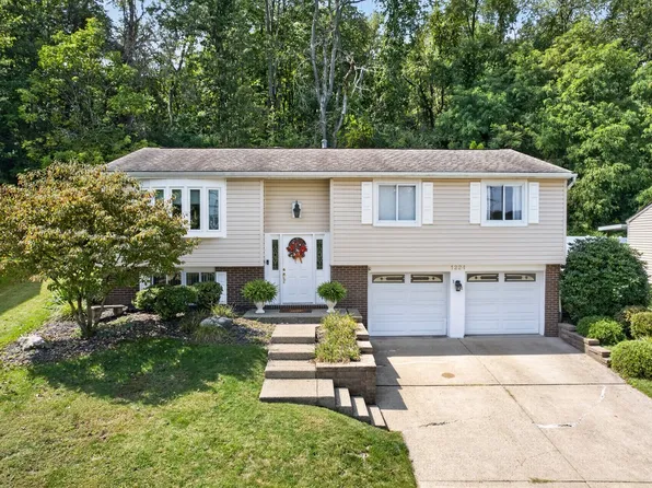 1224 Armstrong Dr, South Park, PA 15129