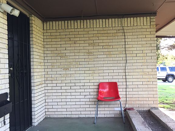 Front porch, builtin planter