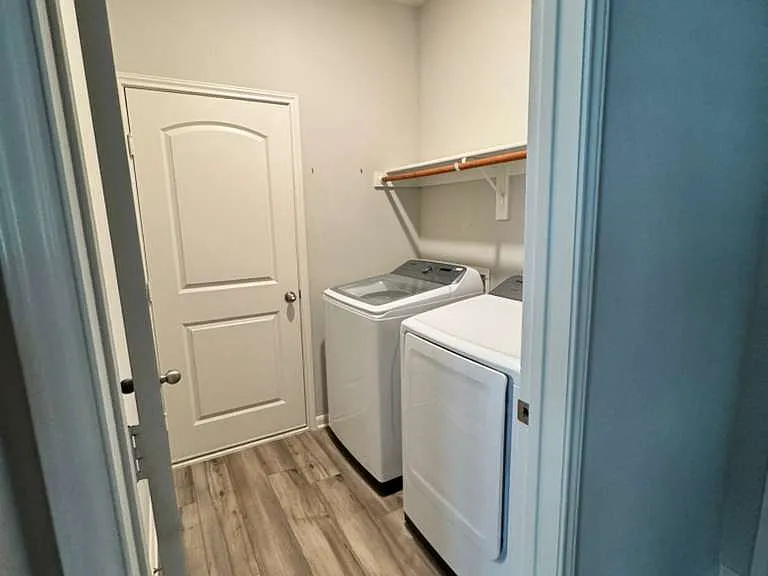 408 Zimmet Dr — Photo 5
