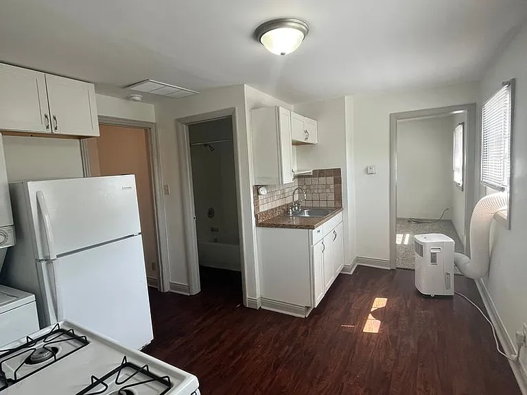 1694 S Washington Ave — Photo 5