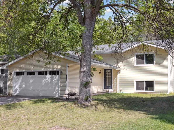 15110 Summerhill Dr, Eden Prairie, MN 55346