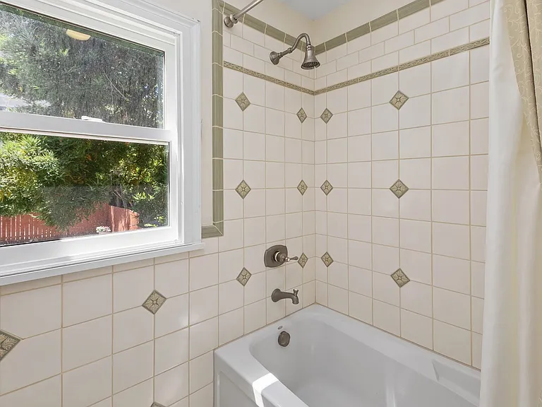 80 Castenada Ave — Photo 33