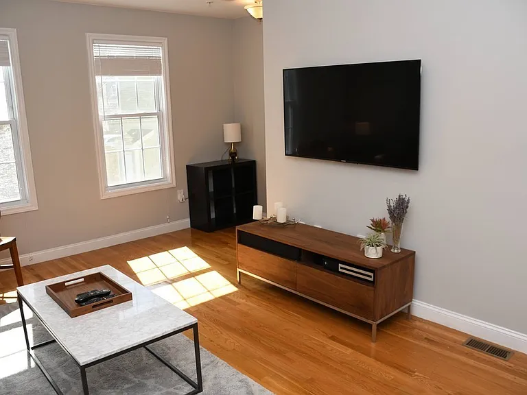280 River St #2 — Photo 4
