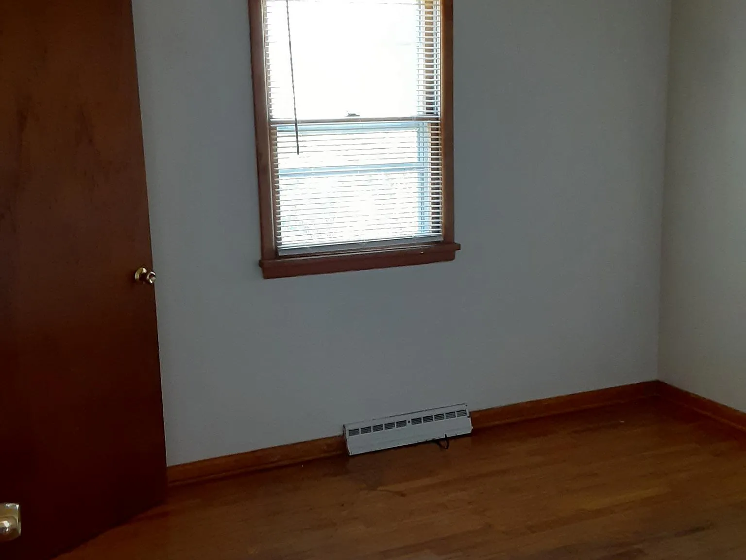 4 bed, 1900 sqft, $2,300 — Photo 3