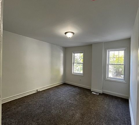 5th image of 26 Lower Oak St