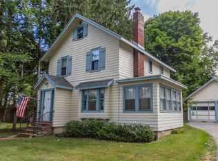 8 Oxford Ter, Gloversville, NY 12078
