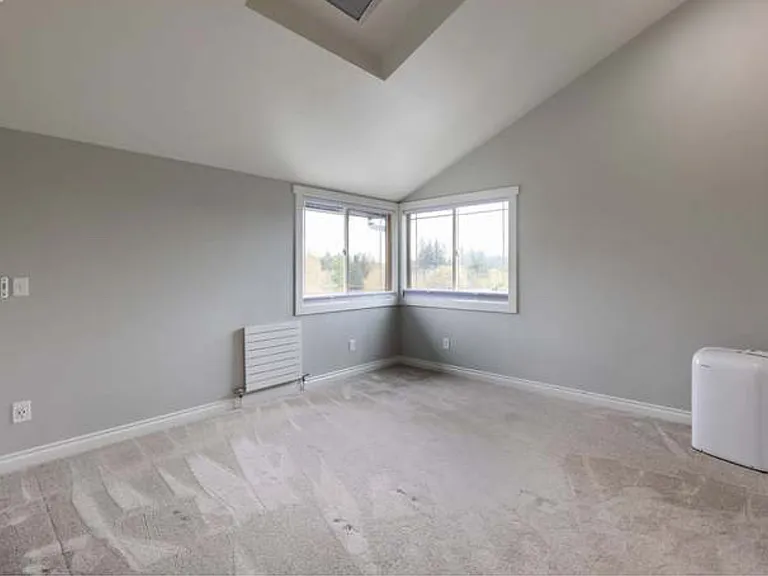 3325 NE 161st St — Photo 14