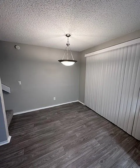 3250 N Kings Cross — Photo 4