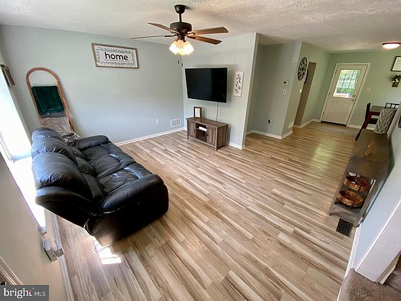 3rd image of 183 Mahogany Dr