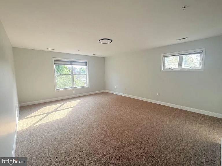 8 Mechanic St — Photo 19