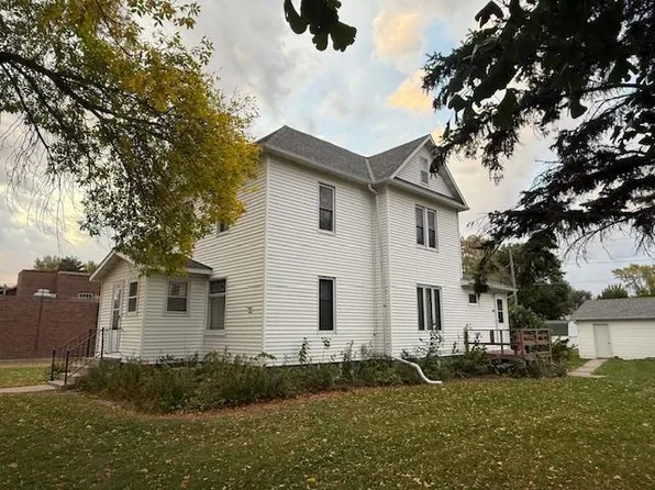 804 10th Ave, Clarkfield, MN 56223