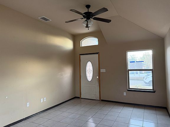 3rd image of 4402 Peacock St