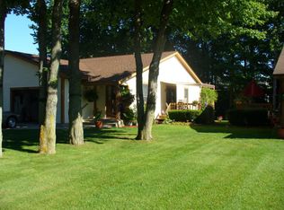 1048 Leroux Rd, Muskegon, MI 49441