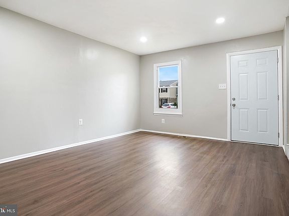 5th image of 8212 Tomlinson Ct