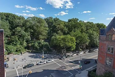 461 Central Park West in Manhattan Valley