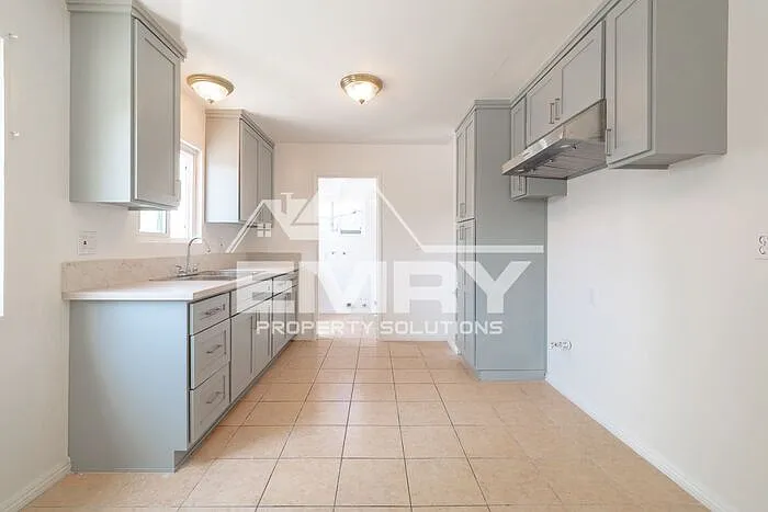 3 bed, 2.5 bath, $3,500 — Photo 4