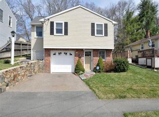 19 Hillsdale Rd, Dedham, MA 02026