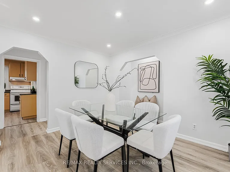 6 Bonnyview Dr #UPPER — Photo 12