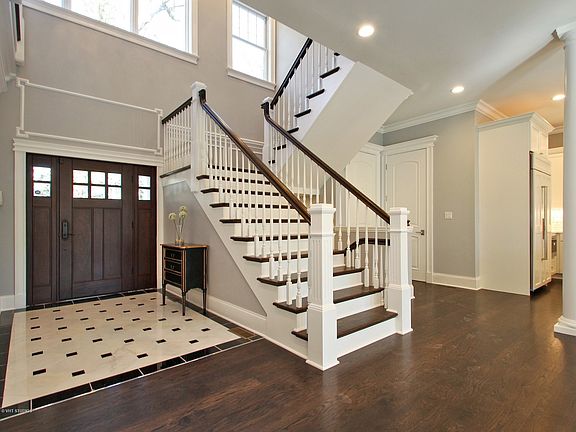 2nd image of 2113 Glen Oak Dr