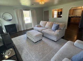 447 N 5th St, Central Point, OR 97502