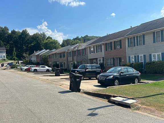 2nd image of 2553 Hampstead Dr