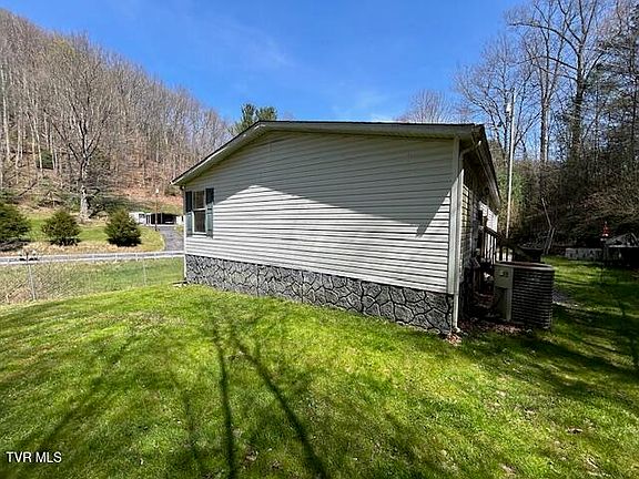 3rd image of 7036 Bear Branch Rd