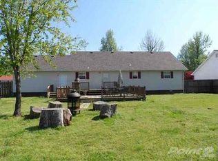806 Chautauqua Ln, Dexter, MO 63841