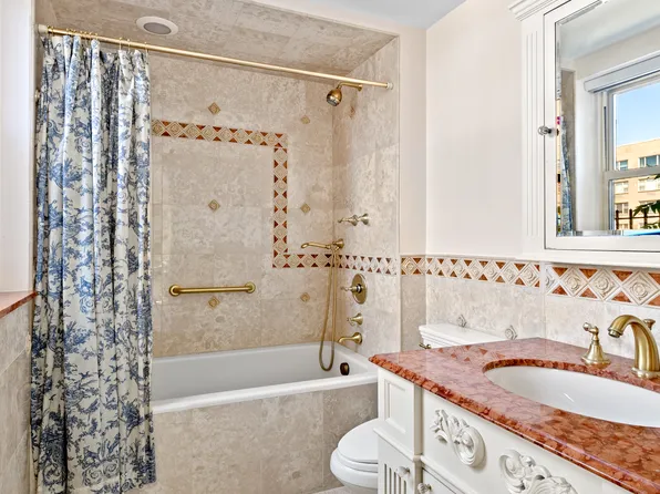 400 East 52nd Street 16D image 10 of 10