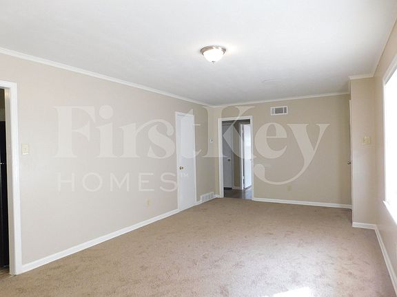 2nd image of 4896 Lochinvar Dr