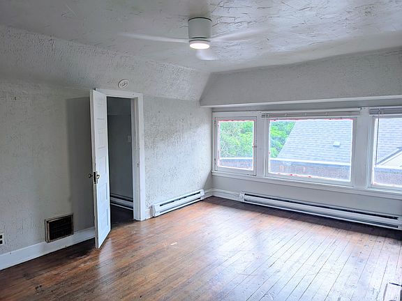 3rd image of 2312 W Pacific Ave APT 5