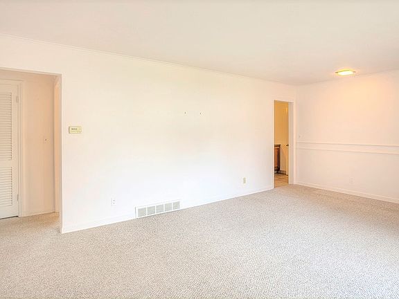 5th image of 2725 Hooker Ave