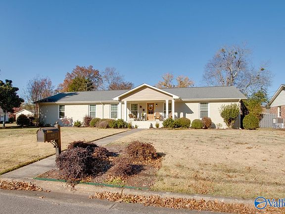 2nd image of 901 Coronado Ave SE