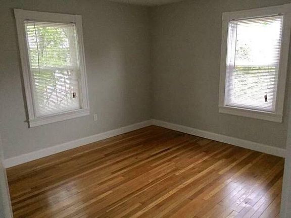 5th image of 454 Admiral St APT 3