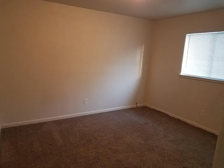 314 W Pearl Ave — Photo 12