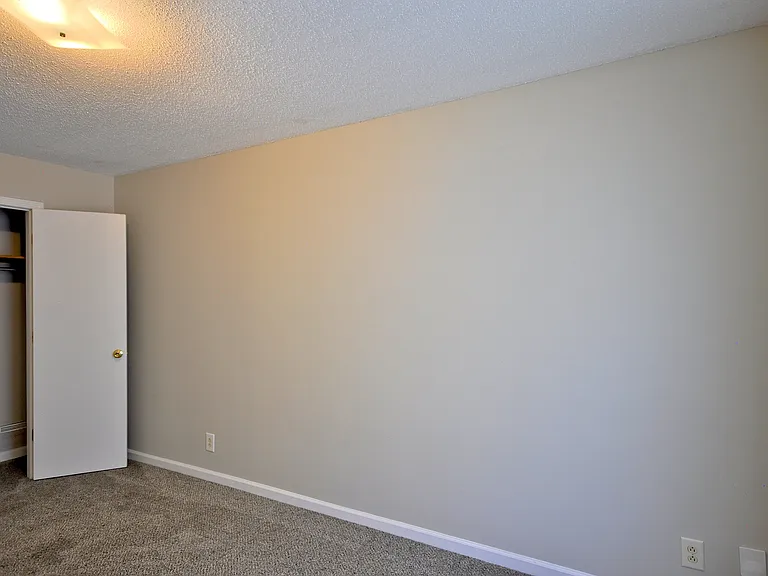 317 Pioneer Dr — Photo 22