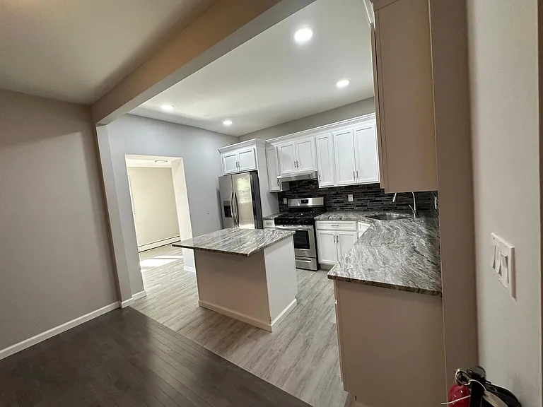 424 Broadway #2 — Photo 3