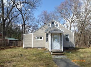 22 Bluemer Rd, Southampton, MA 01073