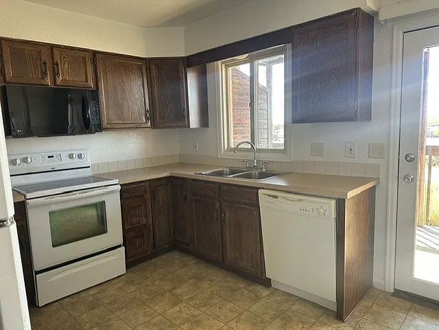 2151 Bridge St #C2 - 1 — Photo 4