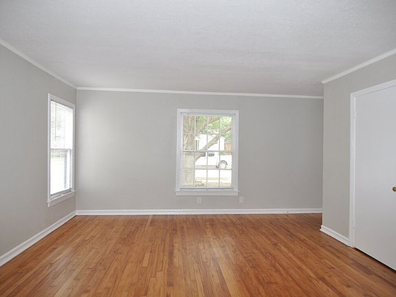 3rd image of 2724 Wayside Ave
