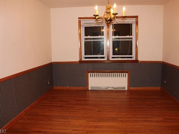 4th image of 365 Kingsland Ave
