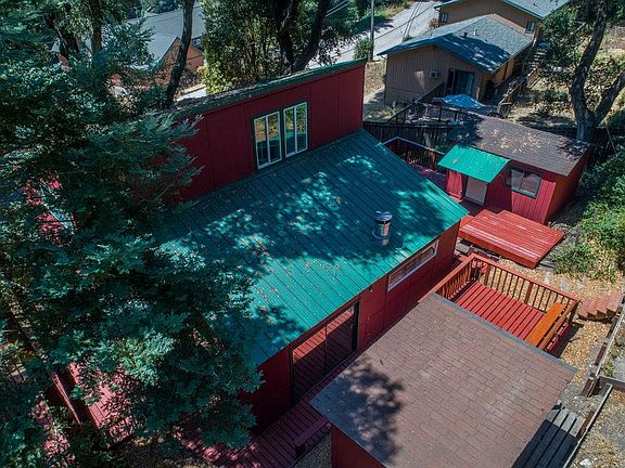 3rd image of 515 Fairmount Dr